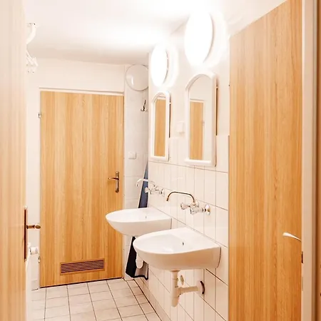 Хостел Akropol